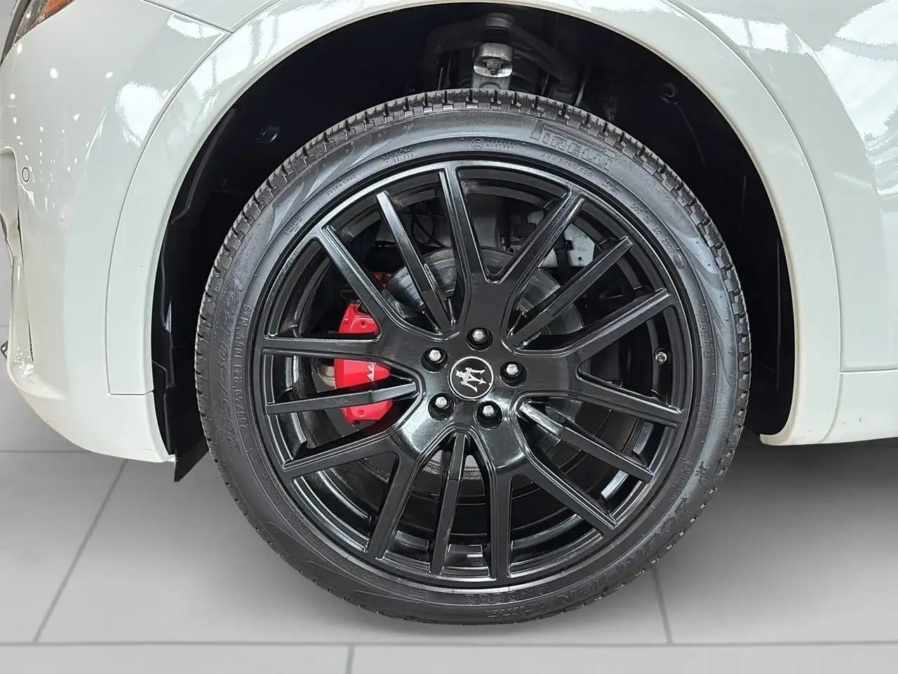 Maserati Levante снимка Maserati Levante