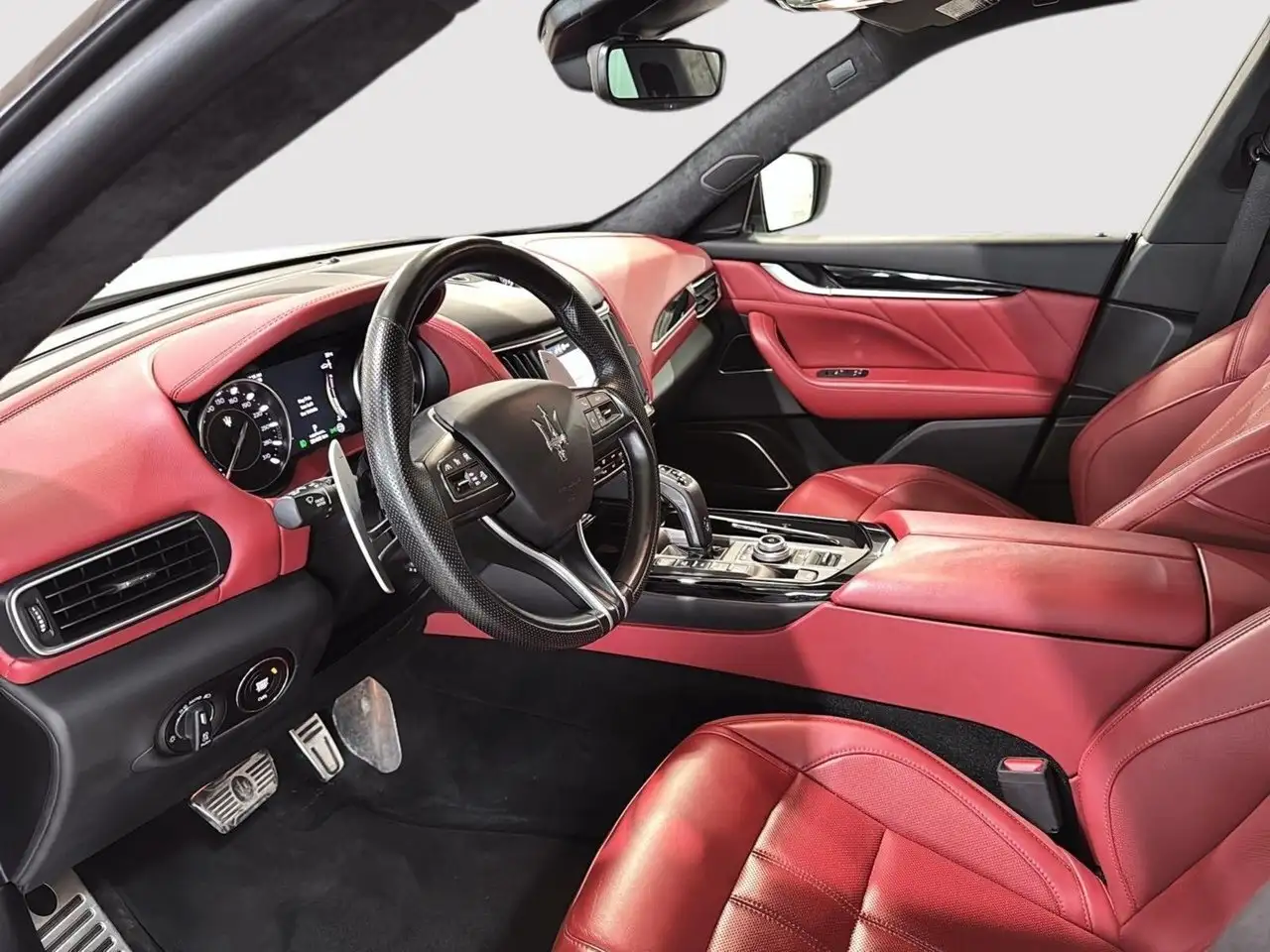 Maserati Levante снимка Maserati Levante