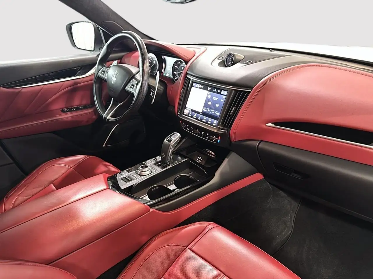 Maserati Levante снимка Maserati Levante