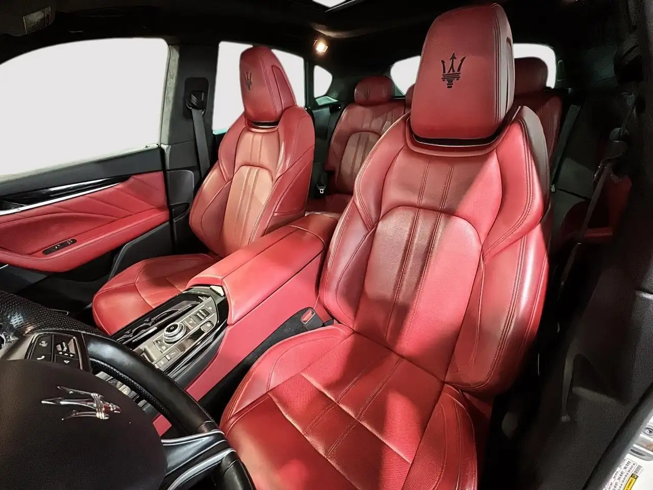 Maserati Levante снимка Maserati Levante