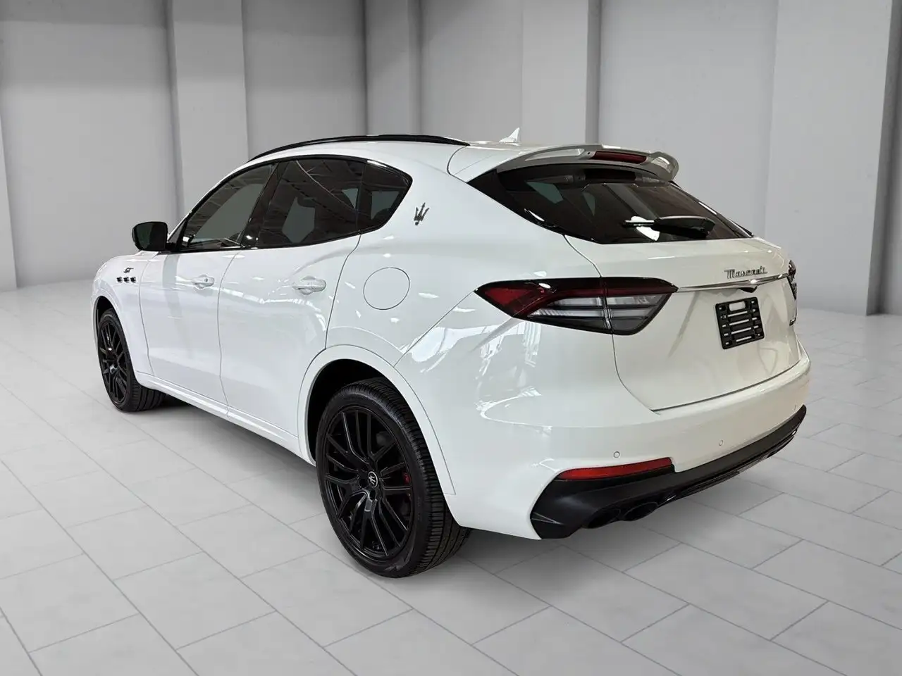 Maserati Levante снимка Maserati Levante