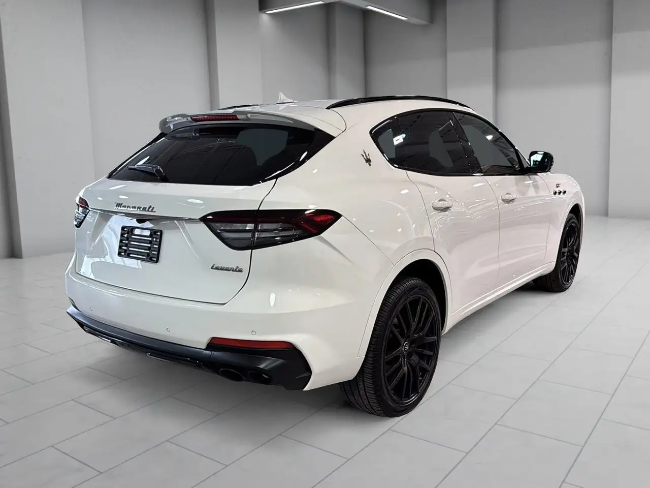 Maserati Levante снимка Maserati Levante