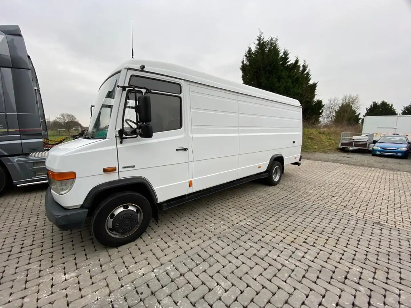 Mercedes-Benz Vario 816D Biały - 2