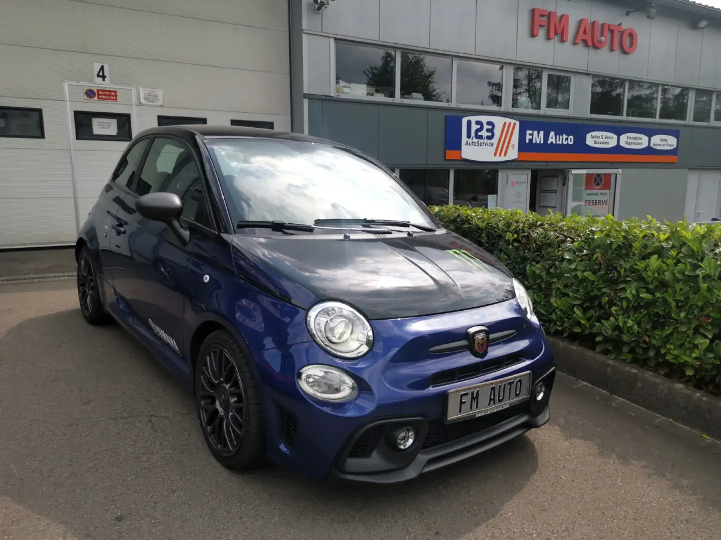 Abarth 595 1.4 T YAMANHA RACING Azul - 1