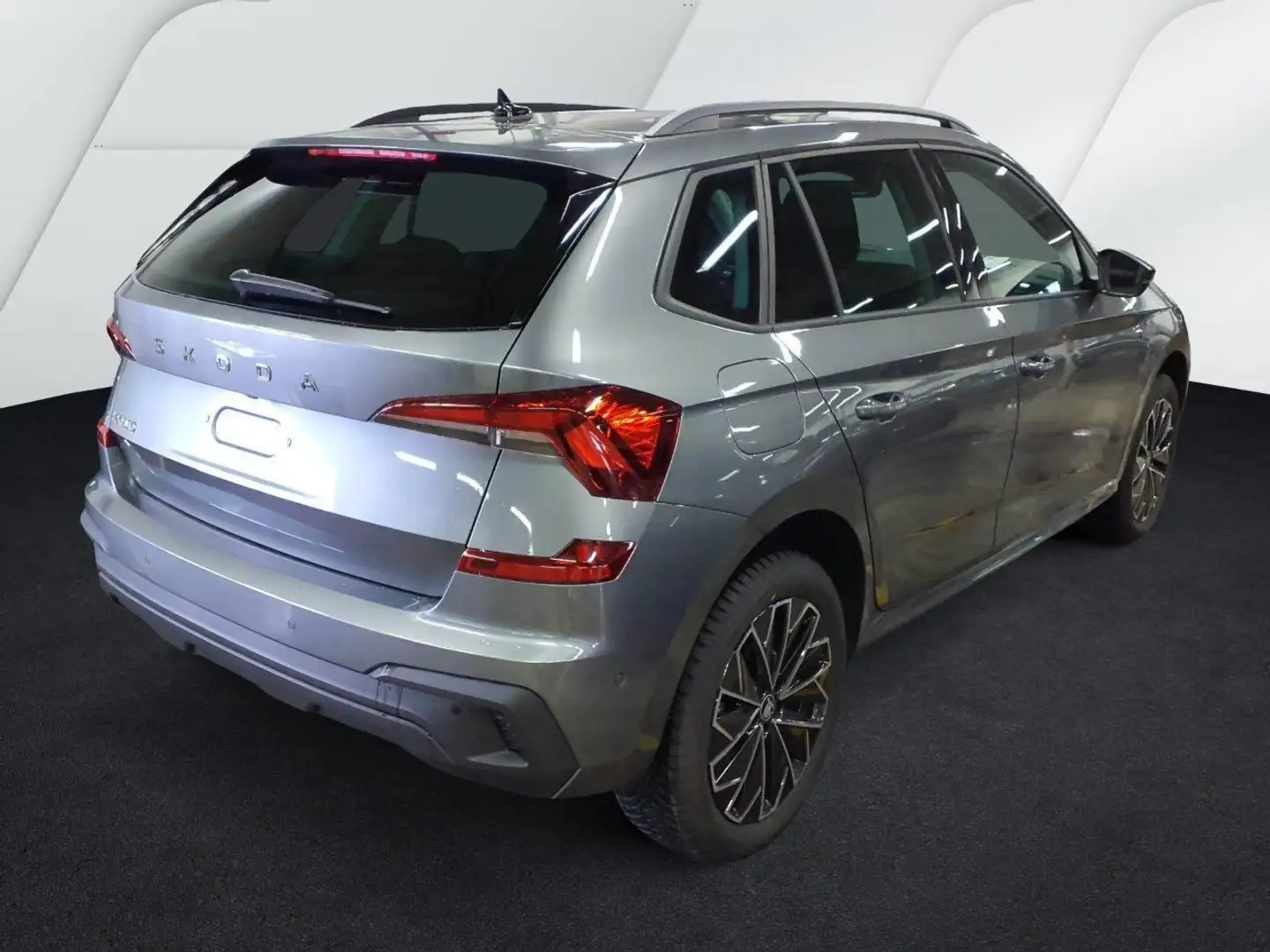 Skoda Kamiq 1.5 TSI DSG TOUR*AHK*KAMERA*NAVI*MATRIX*KL Grau - 2