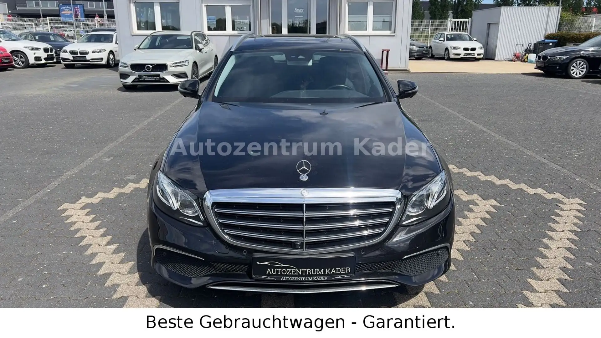 Mercedes-Benz E 220 d T*S-Dach*Ambiente*WideScreen*360*AHK*LED Zwart - 2