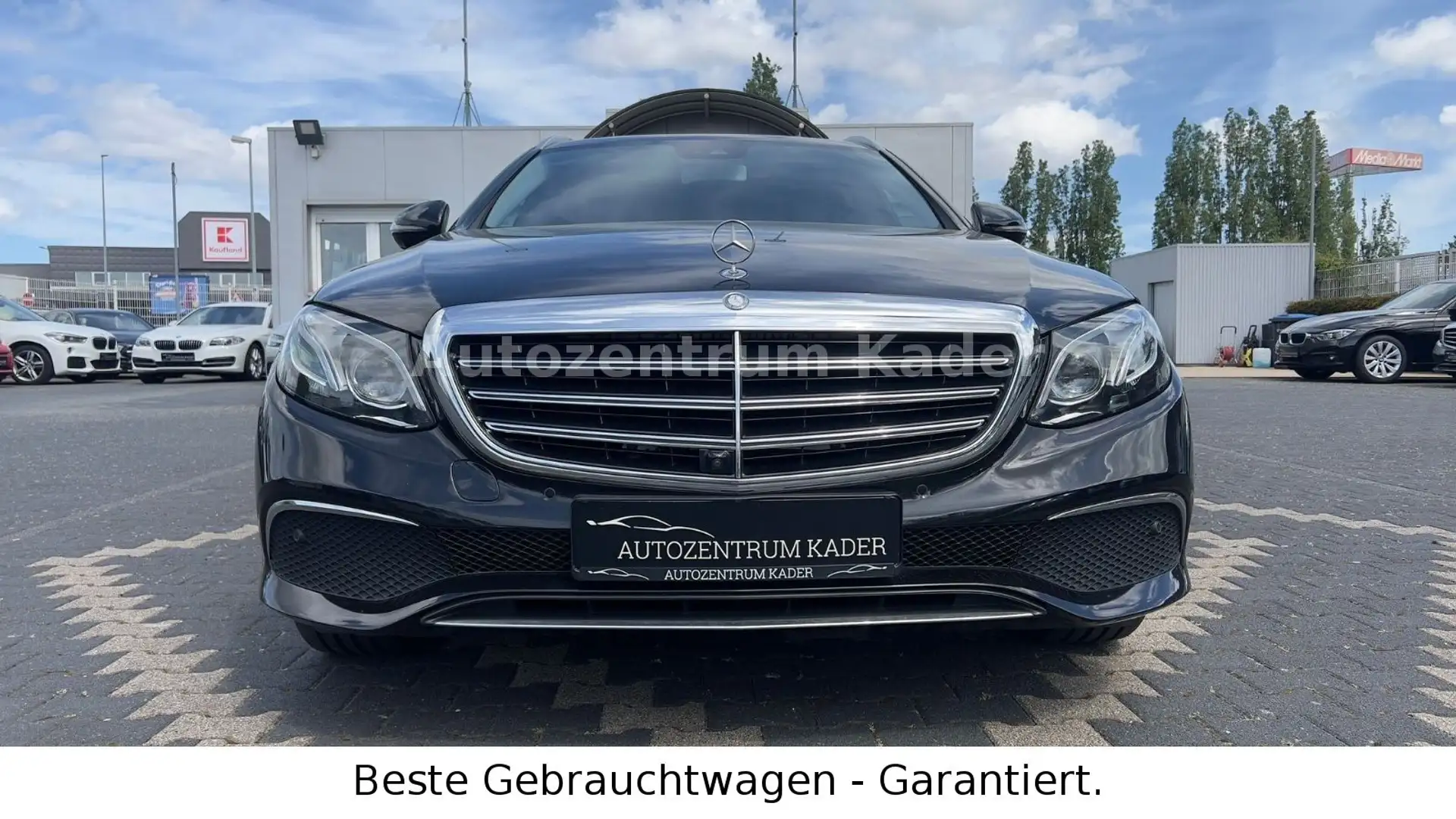 Mercedes-Benz E 220 d T*S-Dach*Ambiente*WideScreen*360*AHK*LED Zwart - 1