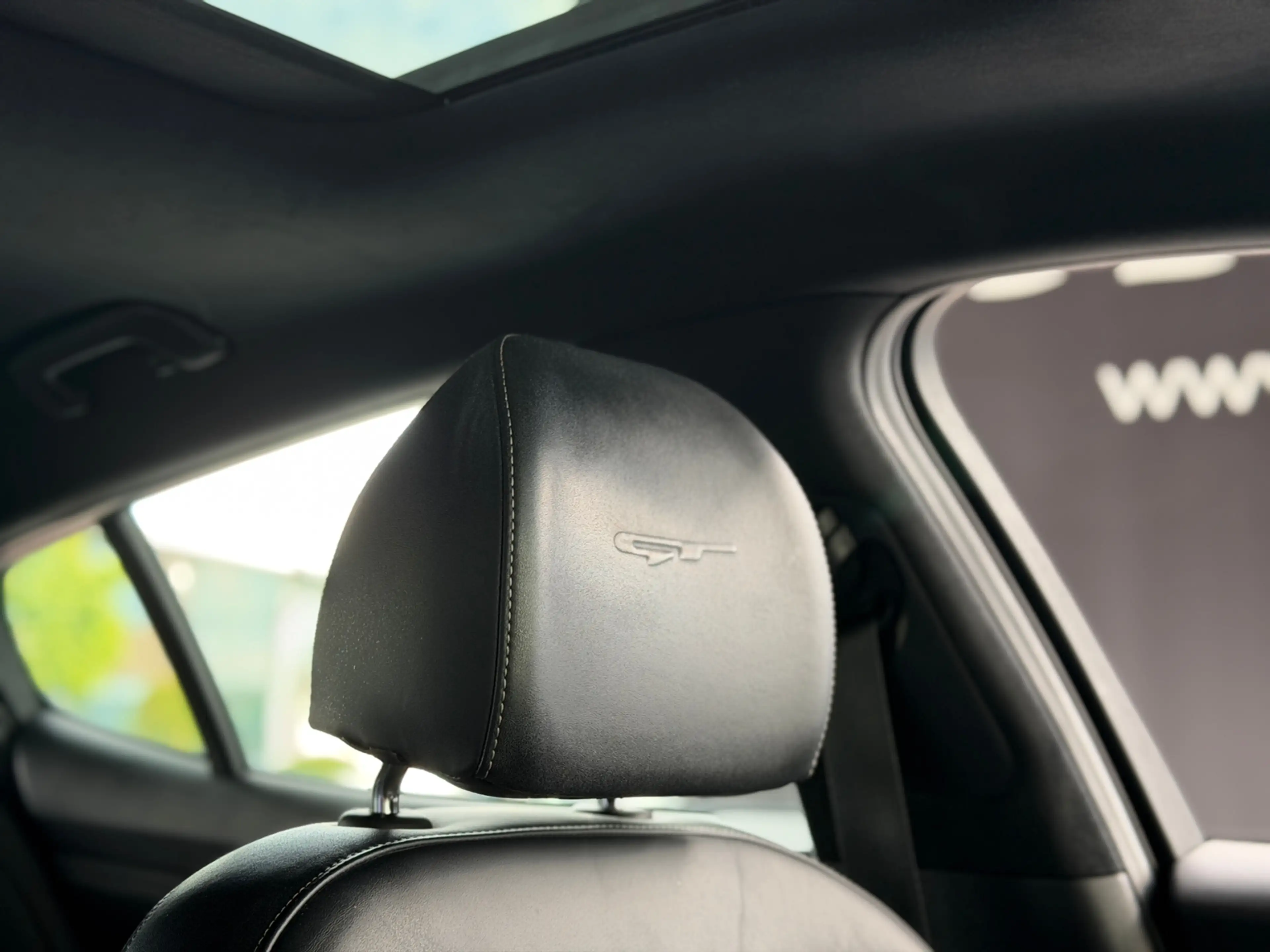 Kia Stinger GT 4WD PANO H/K LED NAV RFK SHZ — photo 9