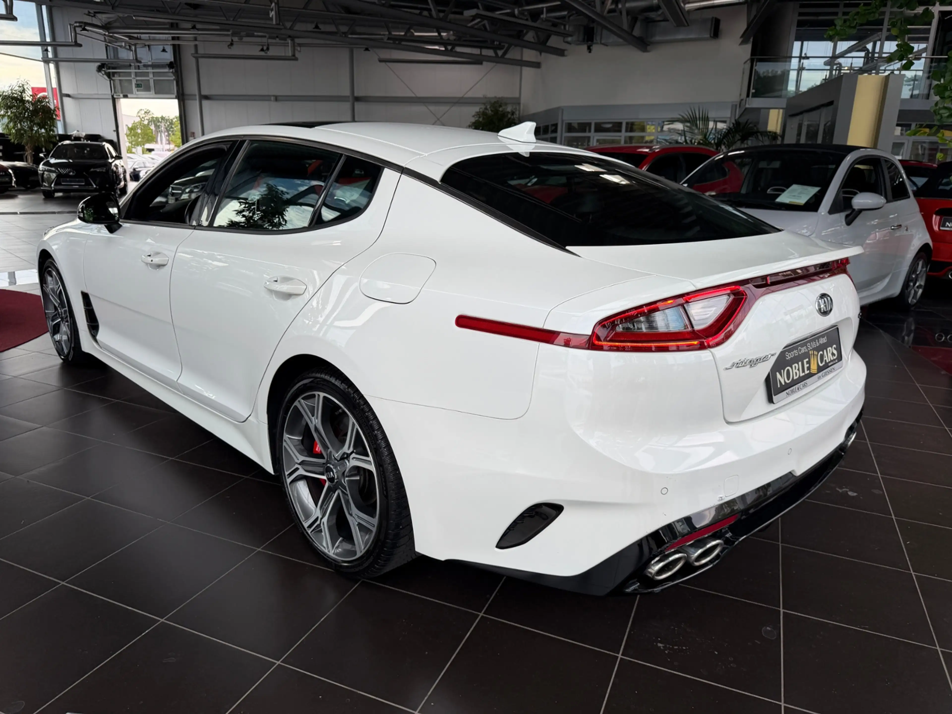 Kia Stinger GT 4WD PANO H/K LED NAV RFK SHZ — photo 4