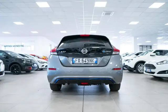 Nissan Leaf view 4