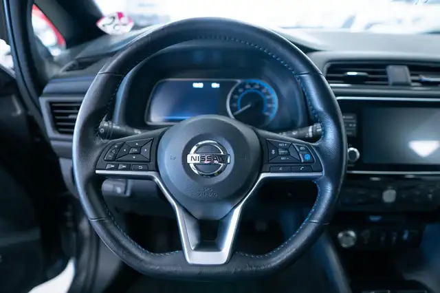 Nissan Leaf view 11