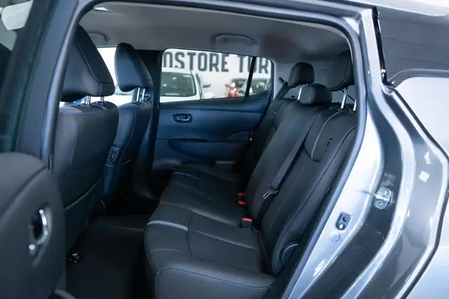 Nissan Leaf view 7