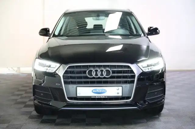 Audi Q3 view 5