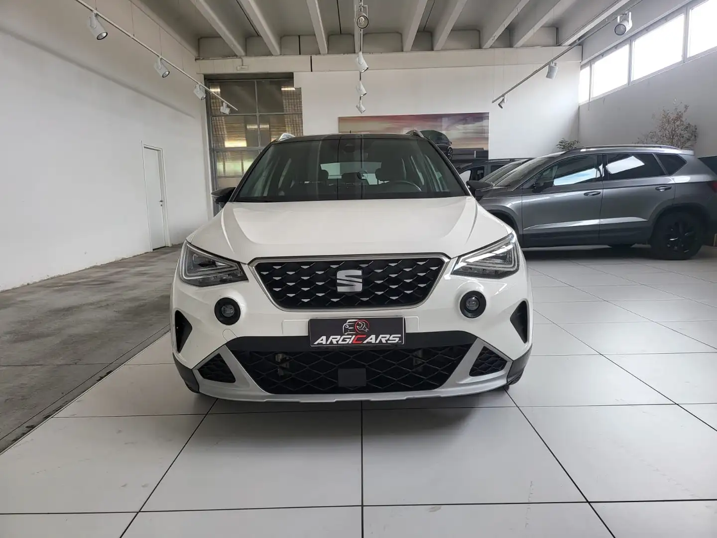 SEAT Arona Arona 2022 1.0 ecotsi Xperience 95cv Bianco - 2