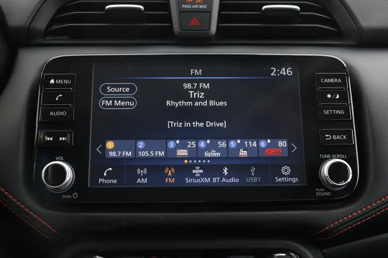 Nissan Versa снимка Nissan Versa