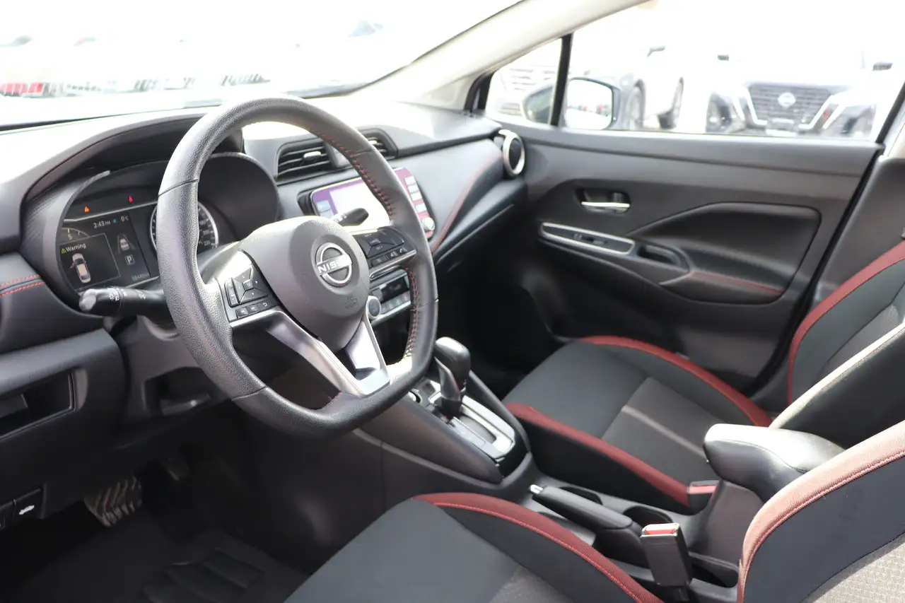 Nissan Versa снимка Nissan Versa