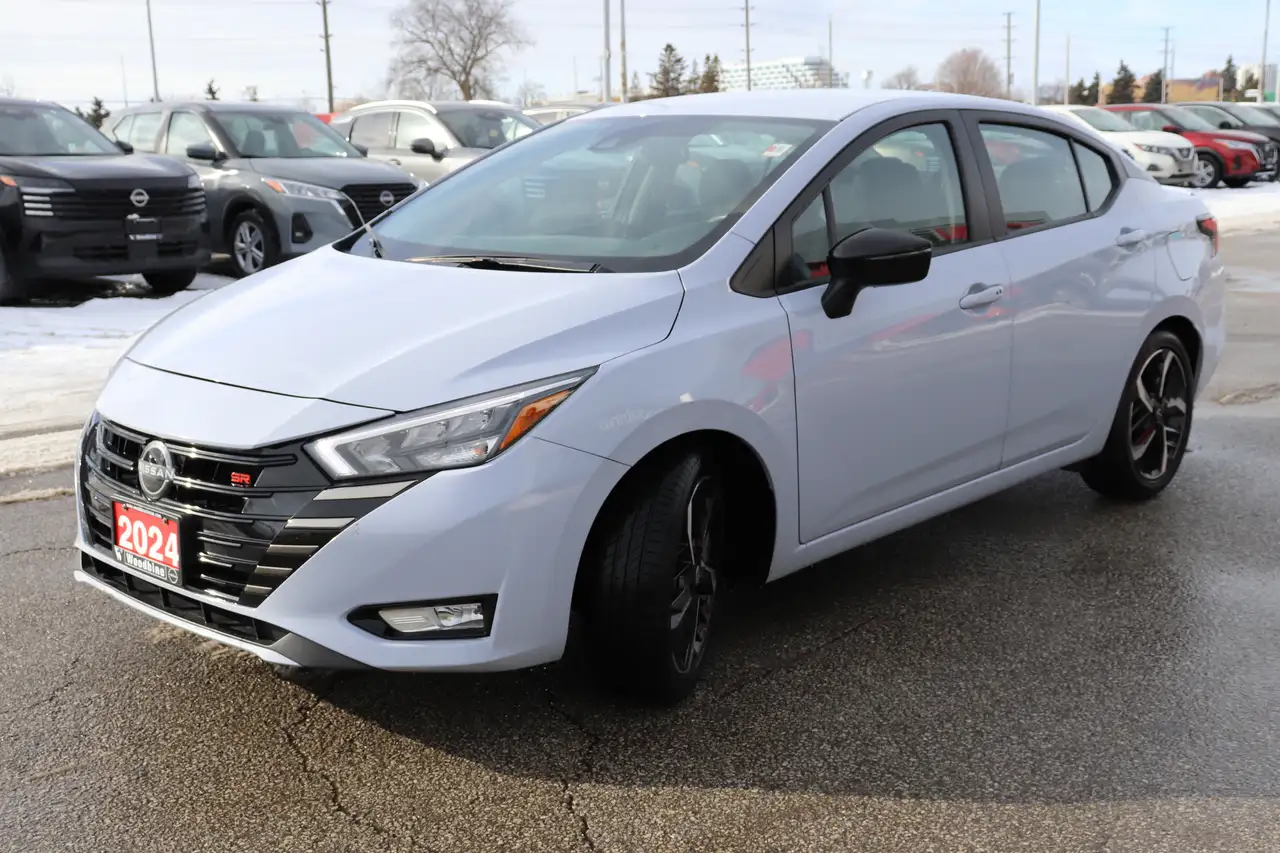 Nissan Versa снимка Nissan Versa