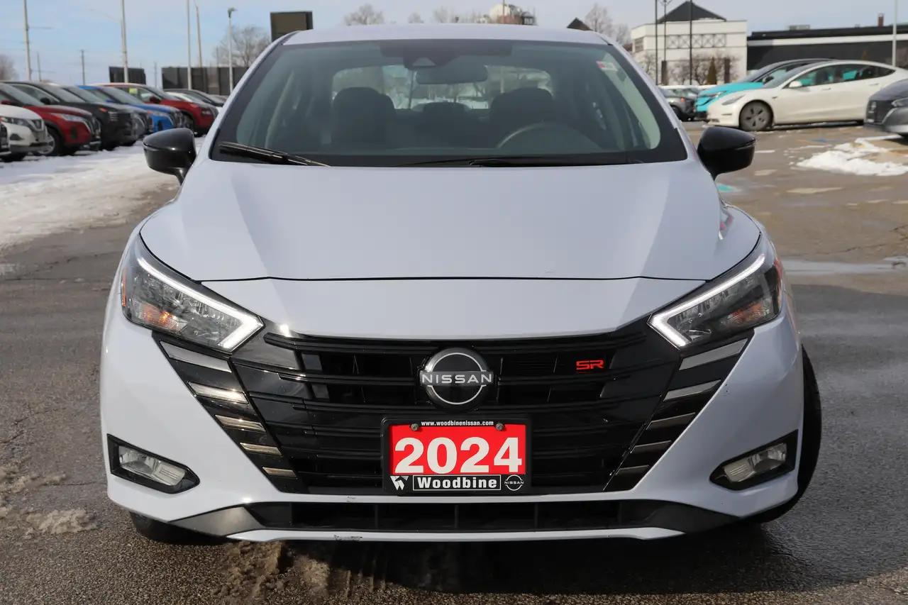 Nissan Versa снимка Nissan Versa