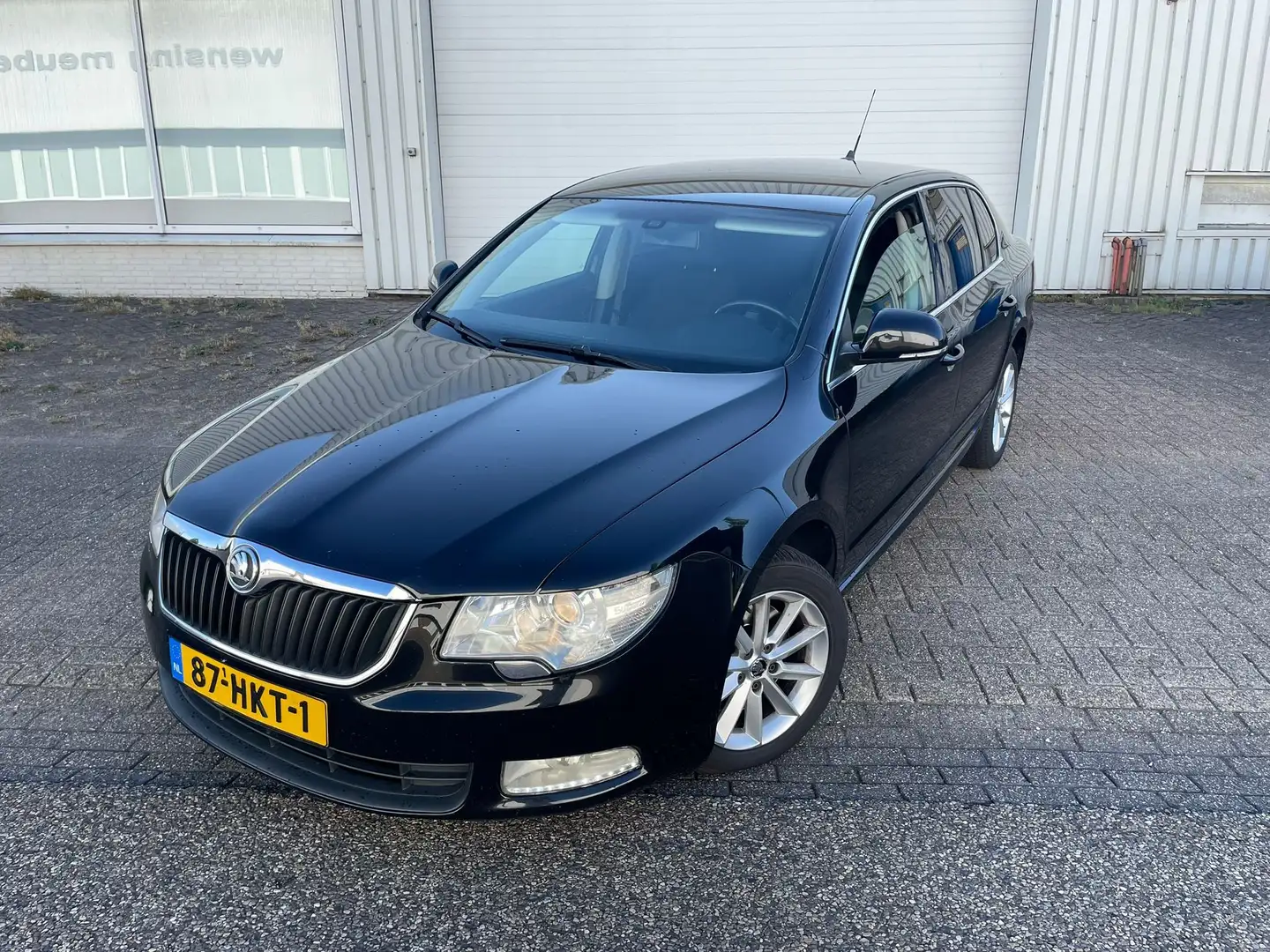 Skoda Superb Superb 1.8 TSI Comfort Negro - 2