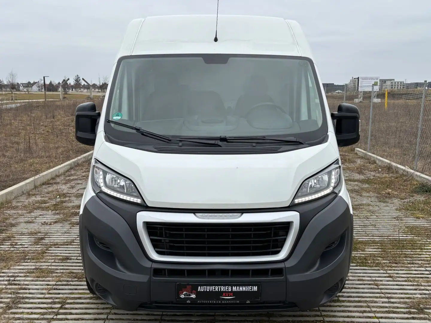 Peugeot Boxer Kasten Hochraum 333 L2H2 Avantage Edition Bílá - 2