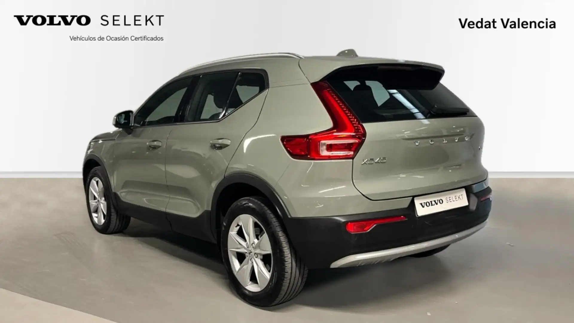 Volvo XC40 NUEVO CORE, B3 MILD HYBRID, GASOLINA - 2