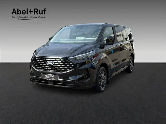 Ford Tourneo Custom main image