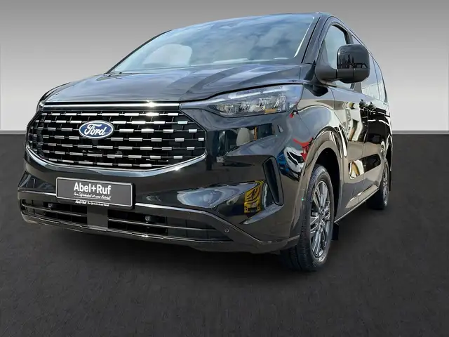 Ford Tourneo Custom view 3
