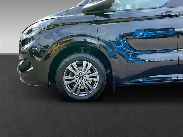 Ford Tourneo Custom view 4