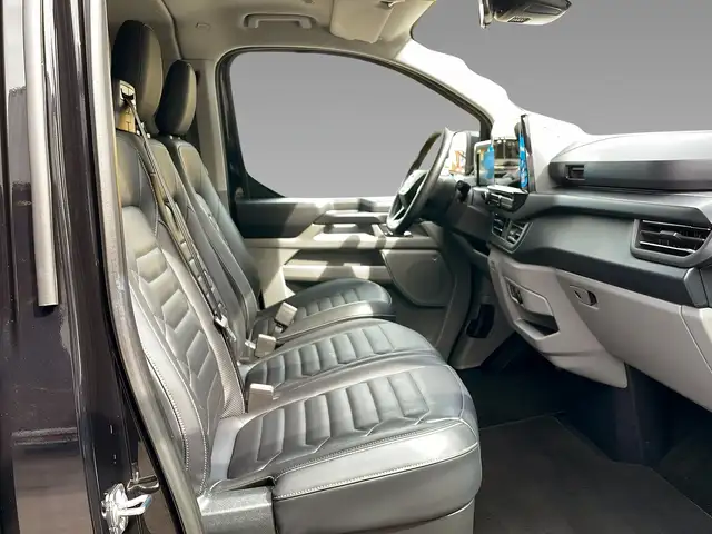 Ford Tourneo Custom view 12