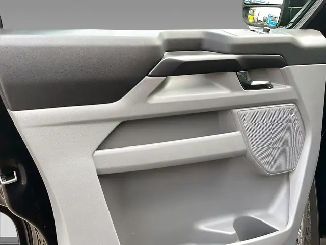 Ford Tourneo Custom view 14