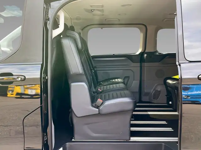 Ford Tourneo Custom view 10