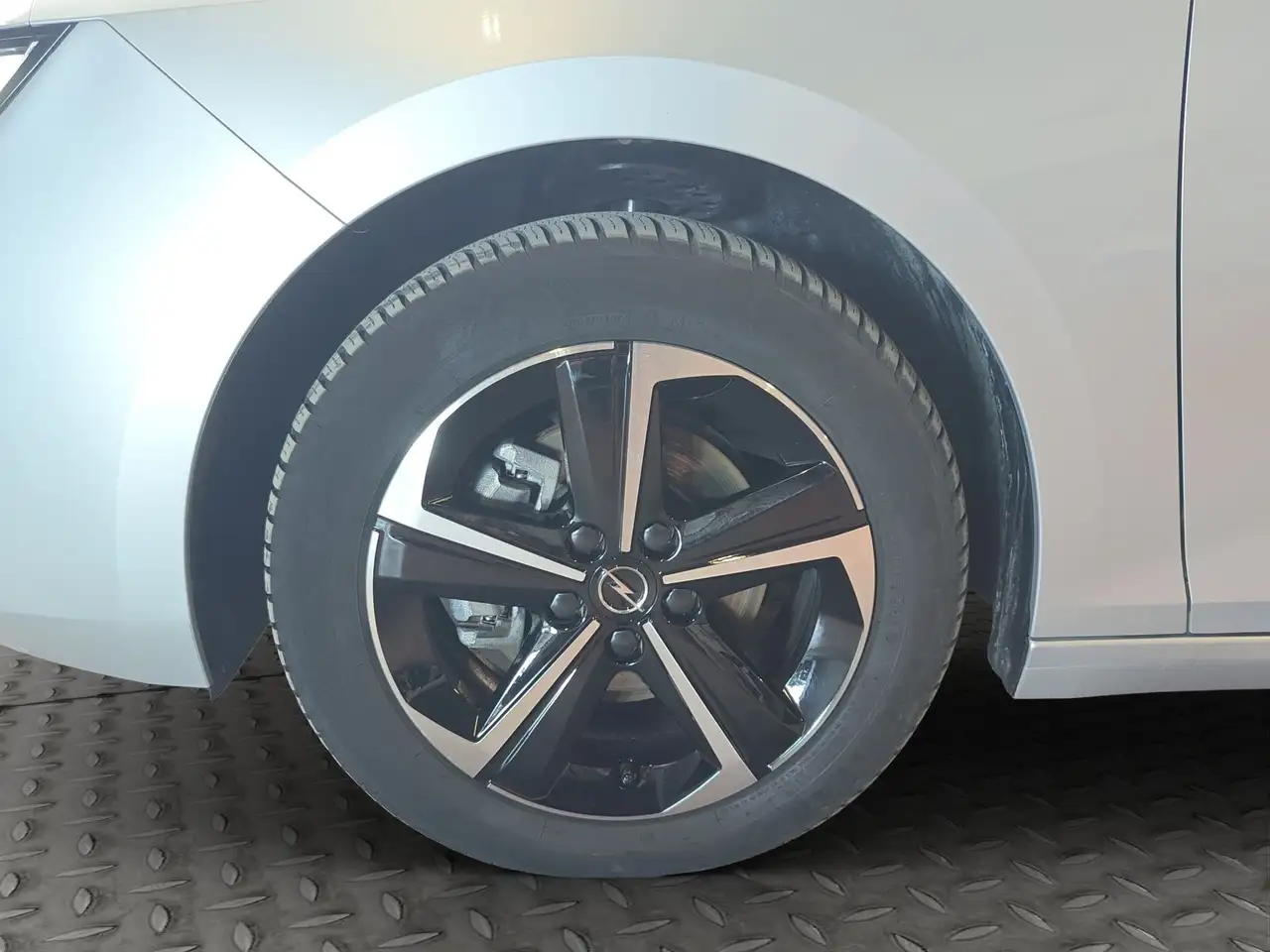 Opel Astra Turbo S/S Edition *PDC/APP Connect/Airco auto* 19