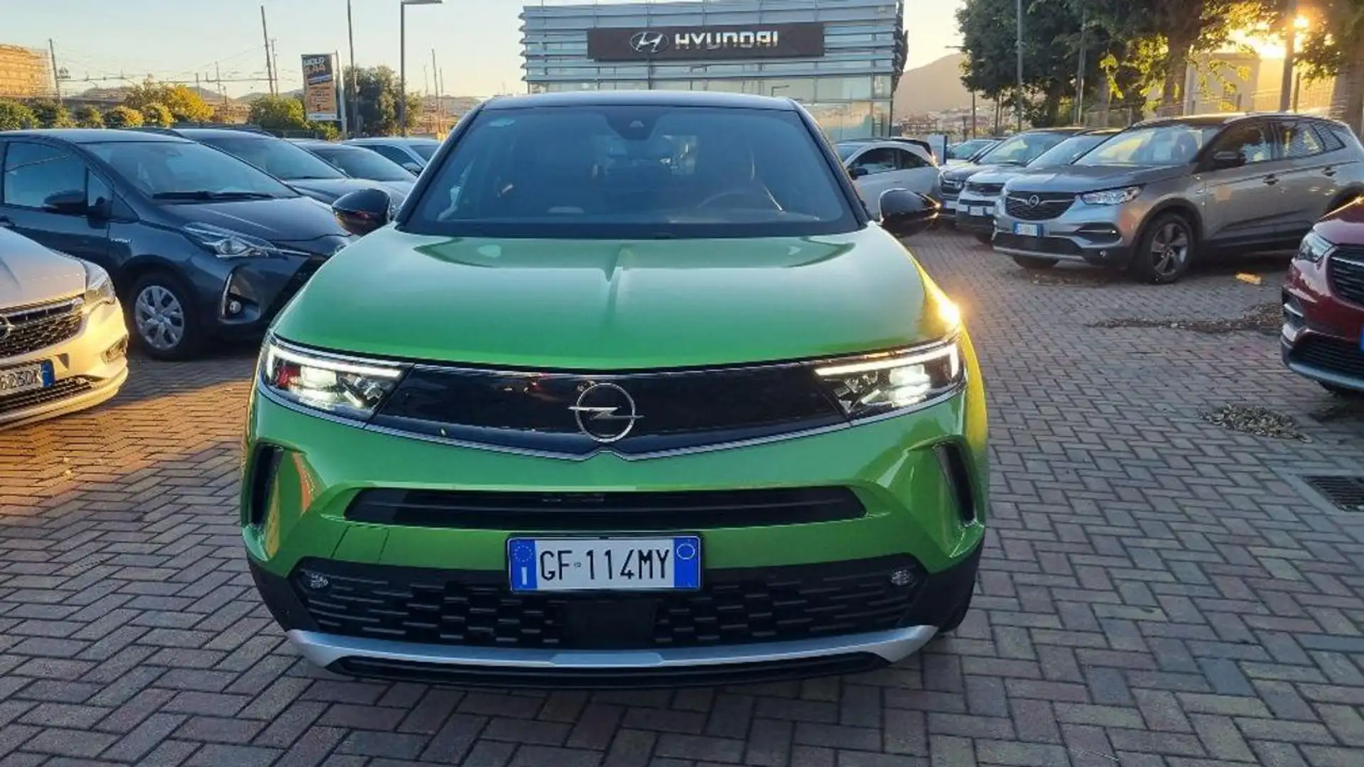 Opel Mokka 1.2 Turbo Ultimate Grün - 1