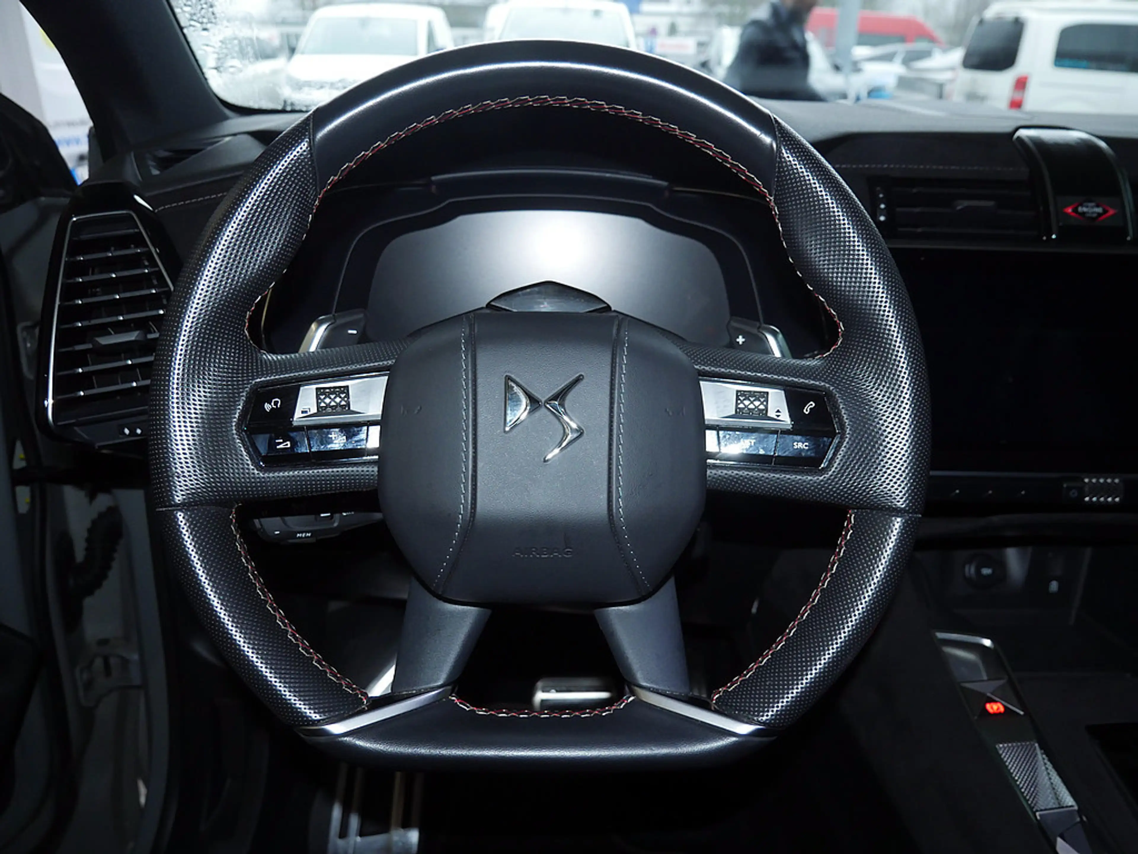 DS Automobiles DS 7 Crossback Performance Line+ BlueHDi 130 — photo 9