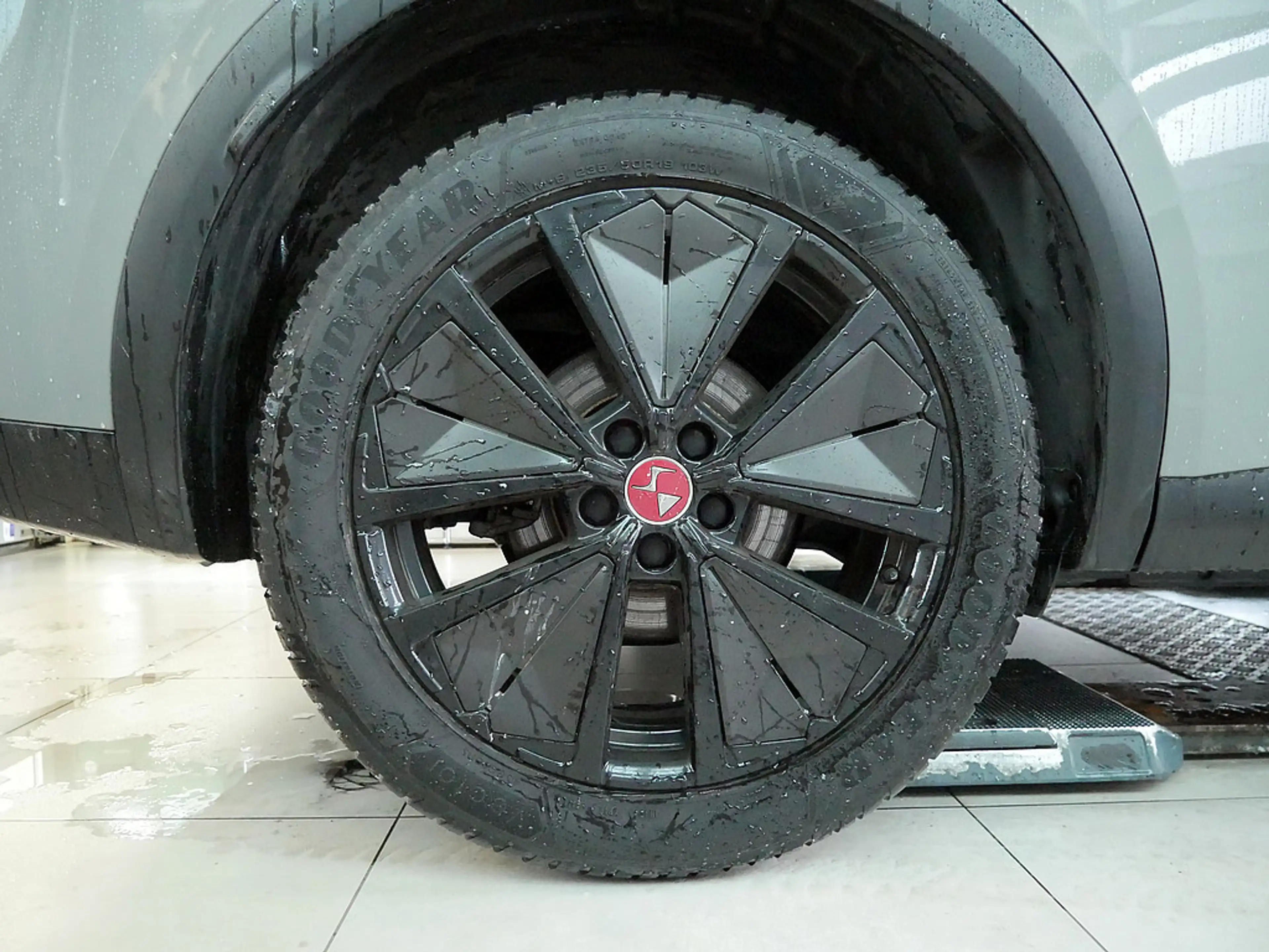 DS Automobiles DS 7 Crossback Performance Line+ BlueHDi 130 — photo 6