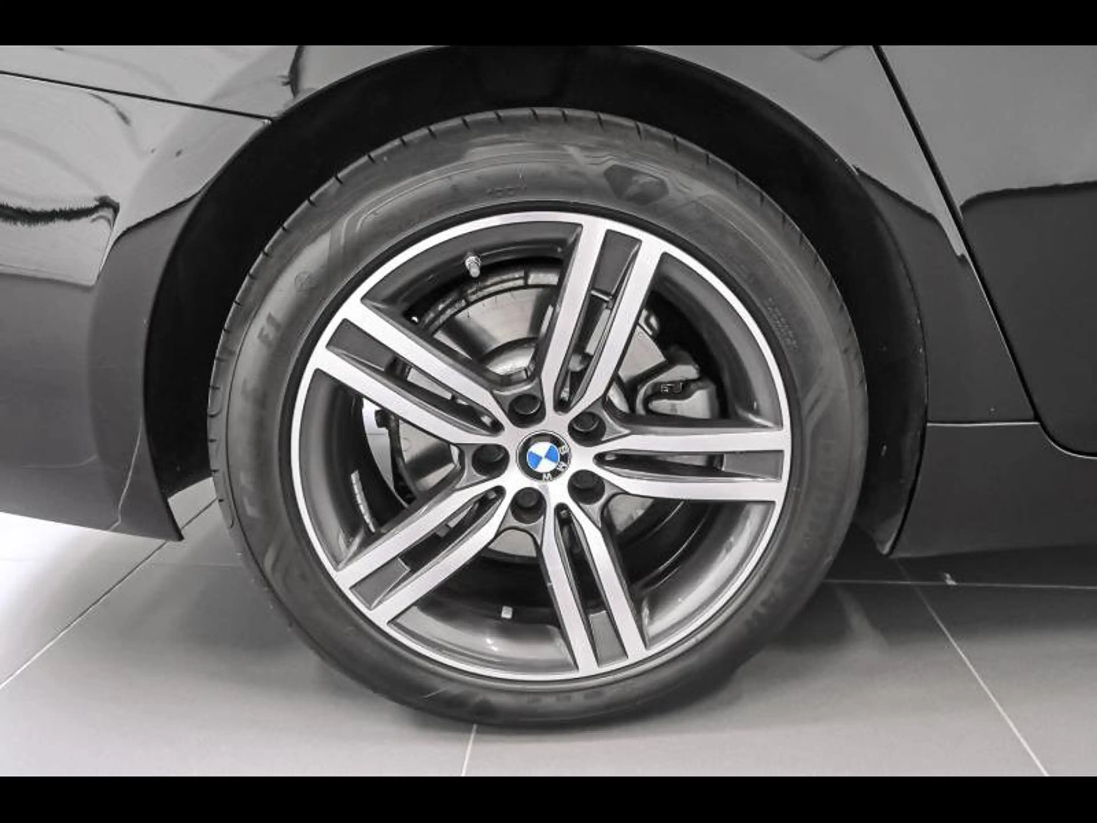 BMW 530 e  xDrive Touring — photo 8