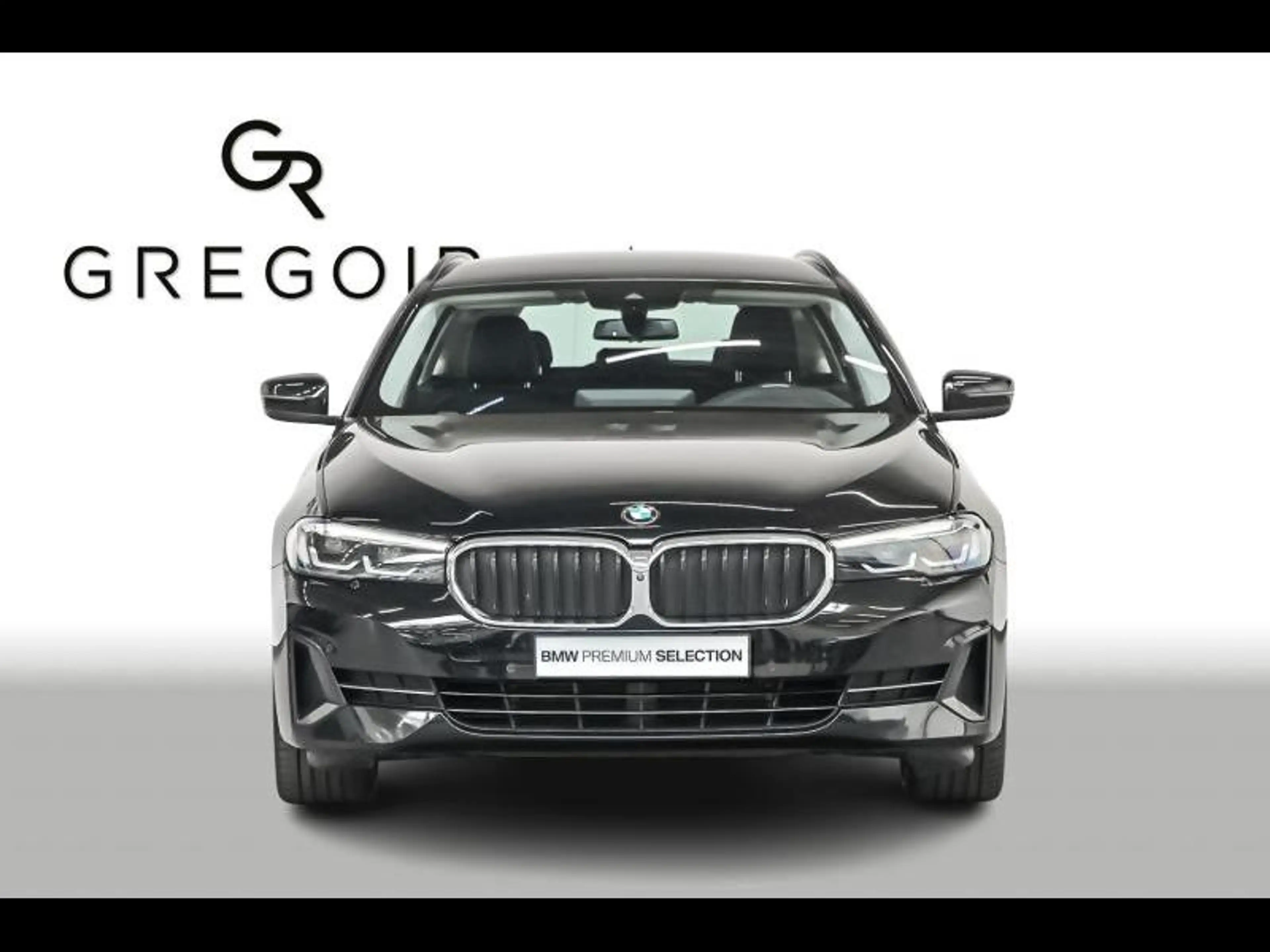 BMW 530 e  xDrive Touring — photo 2