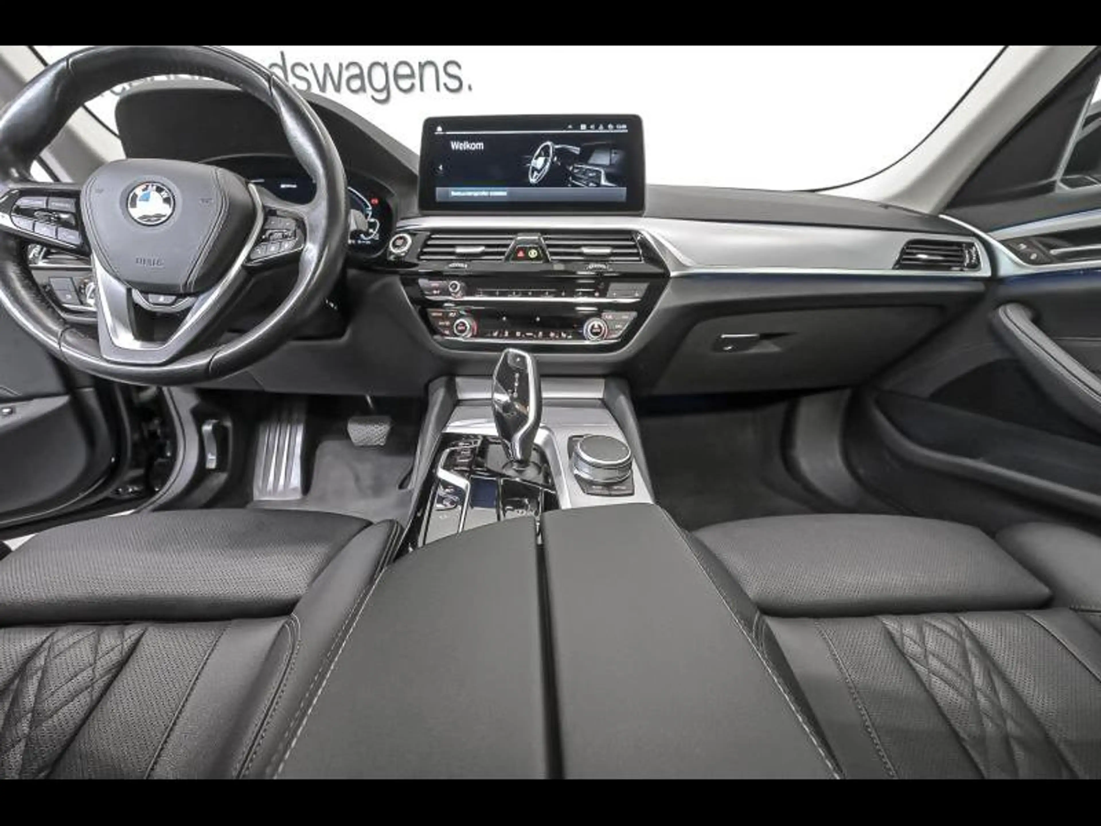 BMW 530 e  xDrive Touring — photo 7