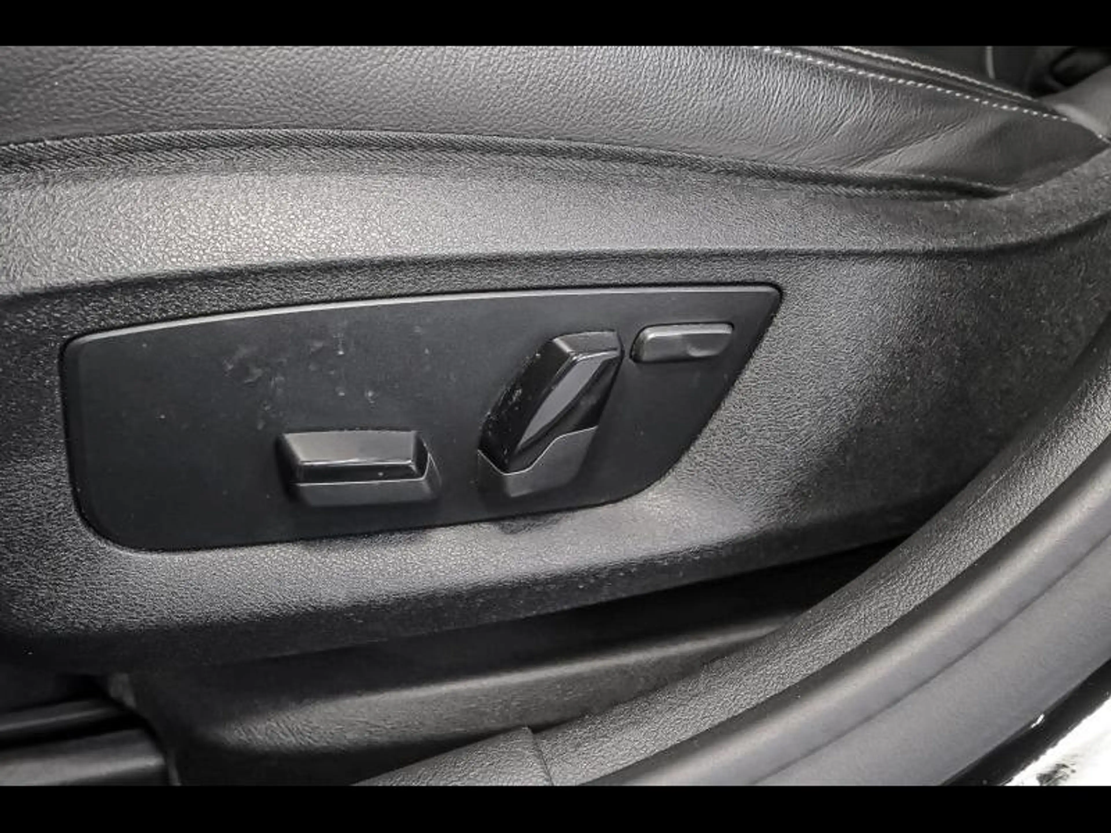 BMW 530 e  xDrive Touring — photo 18