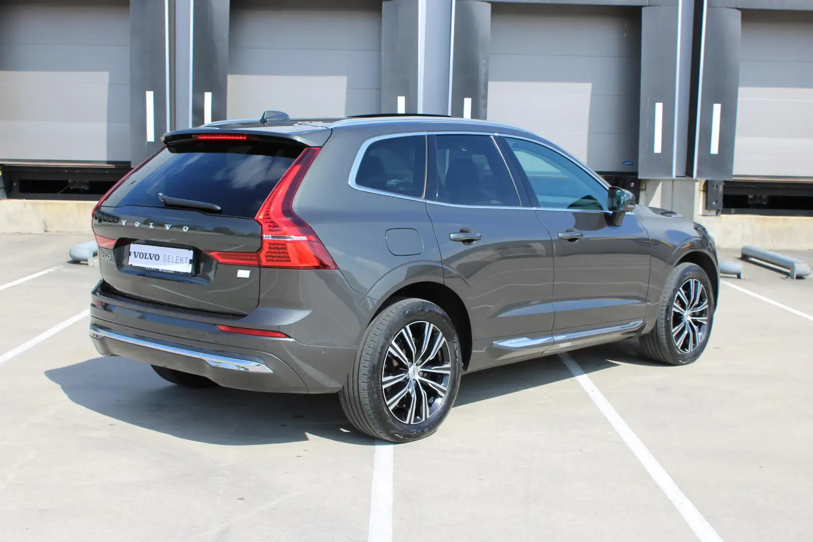 Volvo XC60 T8 455PK AWD Inscription | Bowers & Wilkins High E Grijs - 2