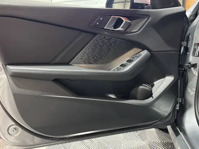 BMW 1 Series view 15