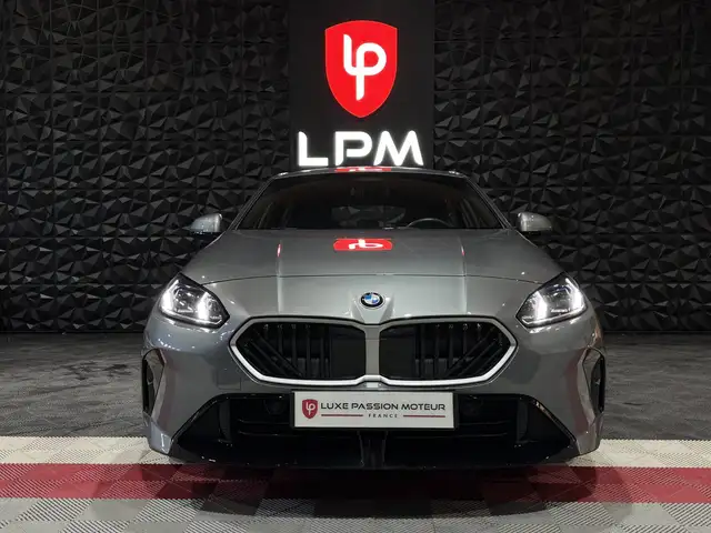 BMW 1 Series view 3
