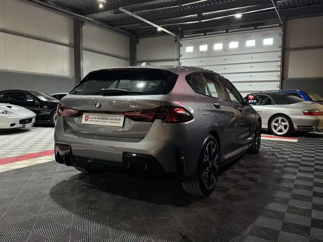 BMW 1 Series view 7