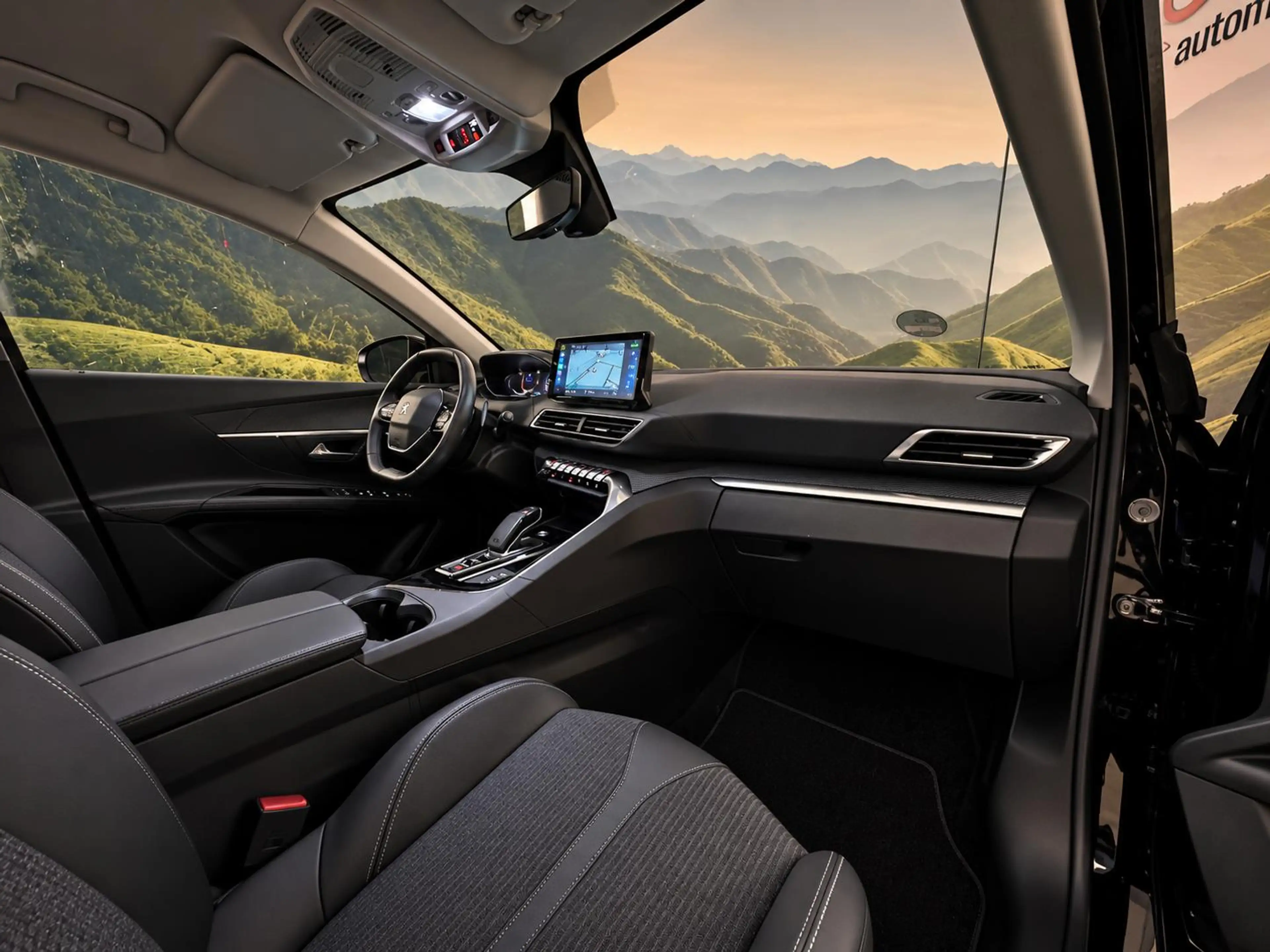 Peugeot 3008 1.6 HYbrid 225 Allure — photo 11