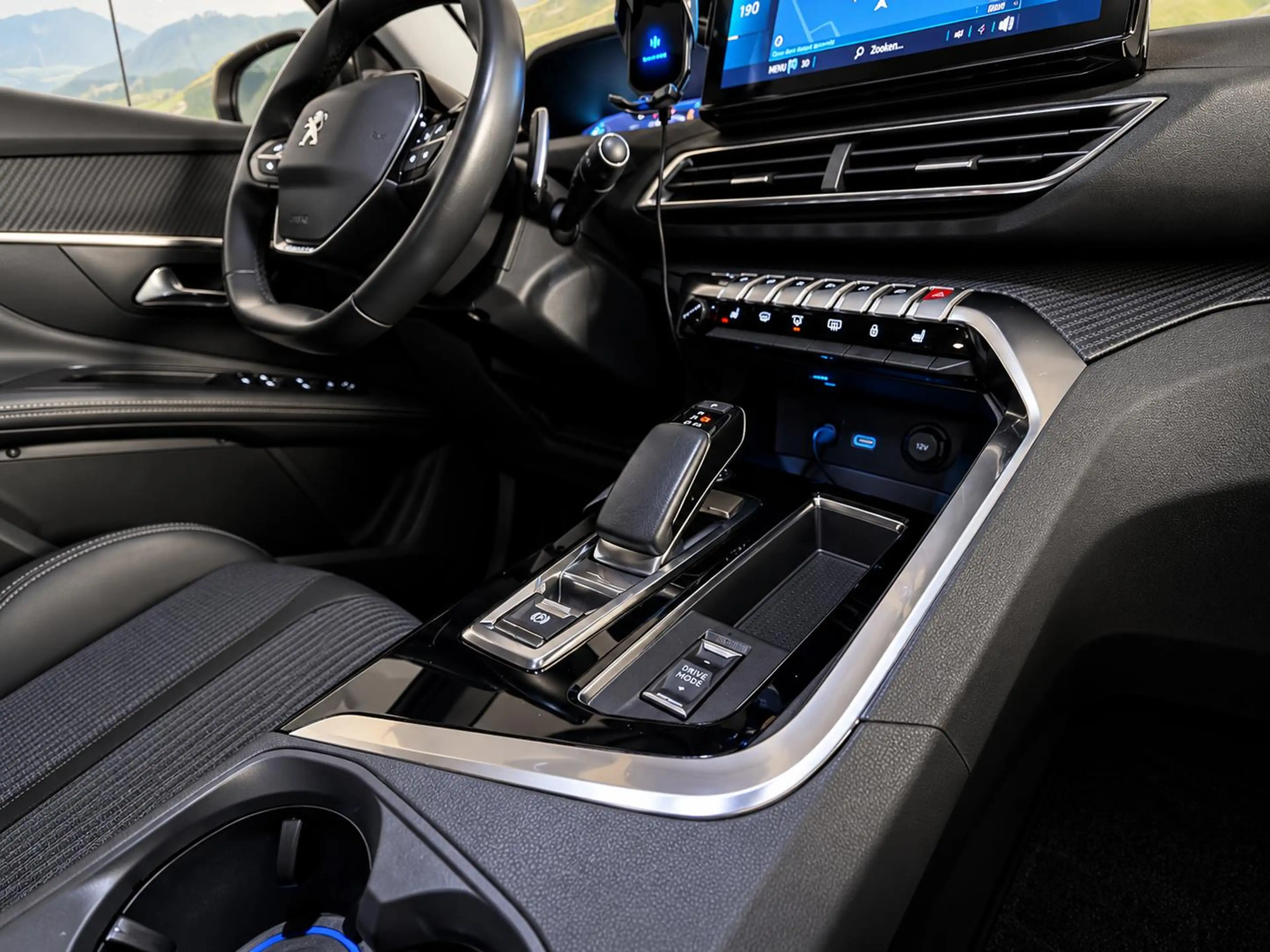 Peugeot 3008 1.6 HYbrid 225 Allure — photo 6