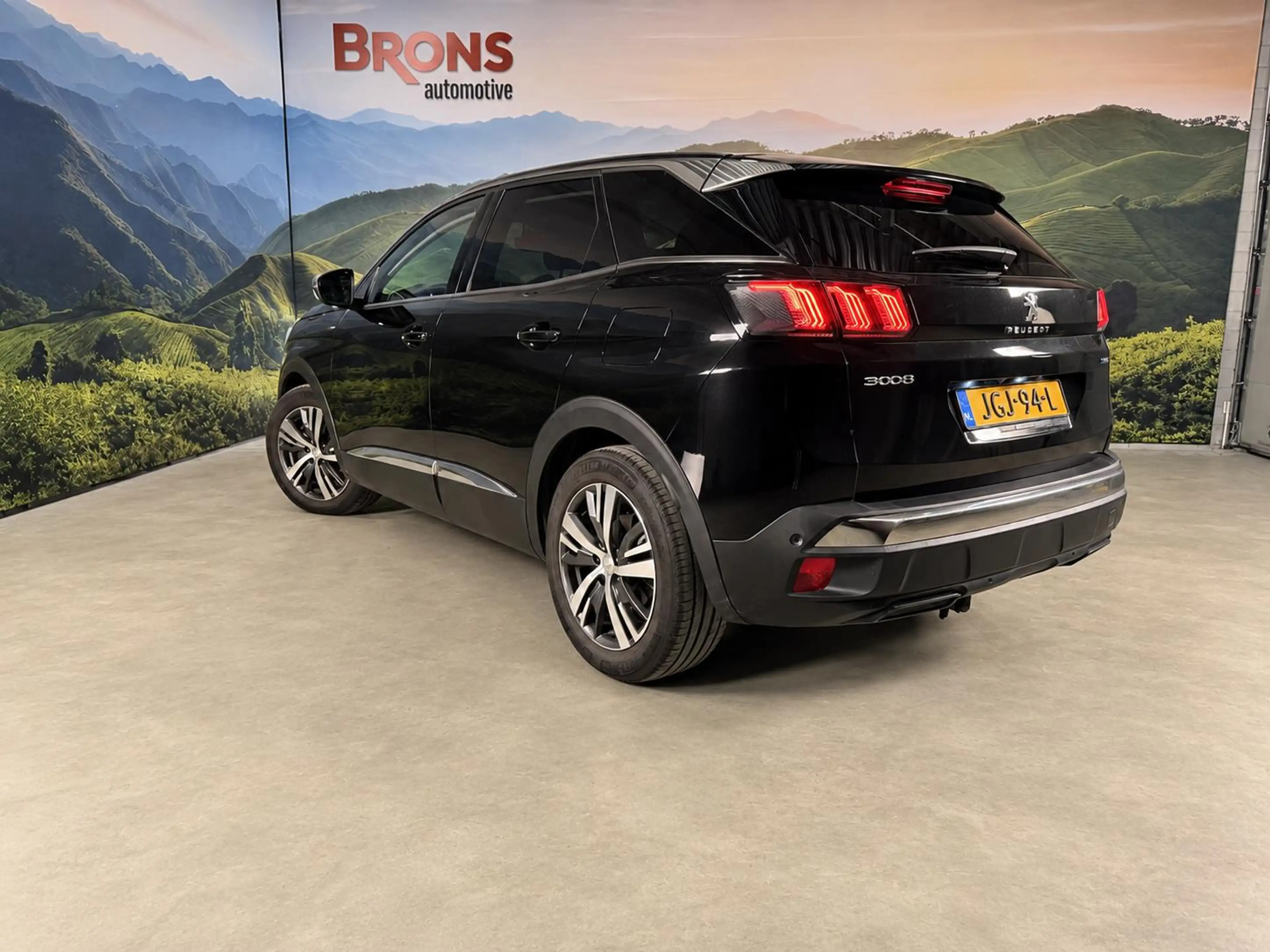 Peugeot 3008 1.6 HYbrid 225 Allure — photo 13
