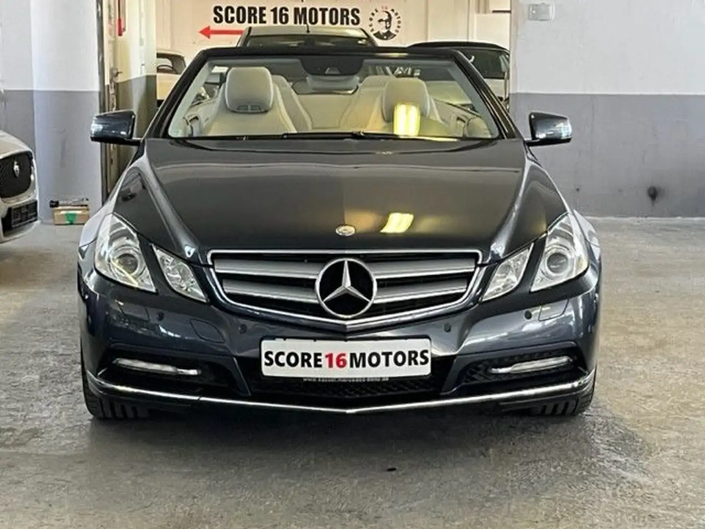 Mercedes-Benz E 200 CLASSE E IV (2) CABRIOLET 200 BLUEEFFICIENCY EXECUTIVE 7G-TRONIC Gris - 2