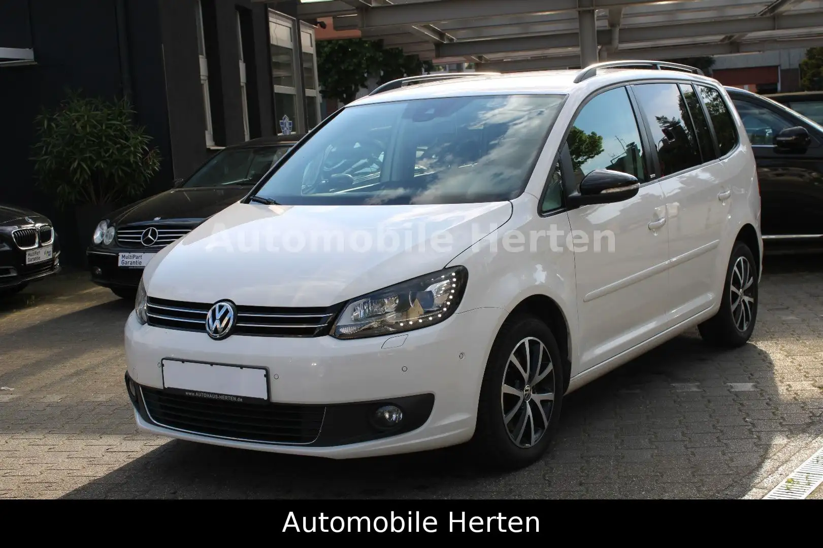 Volkswagen Touran 2.0 TDI Comfortline BMT*DSG*NAVI*SHZ! Weiß - 1