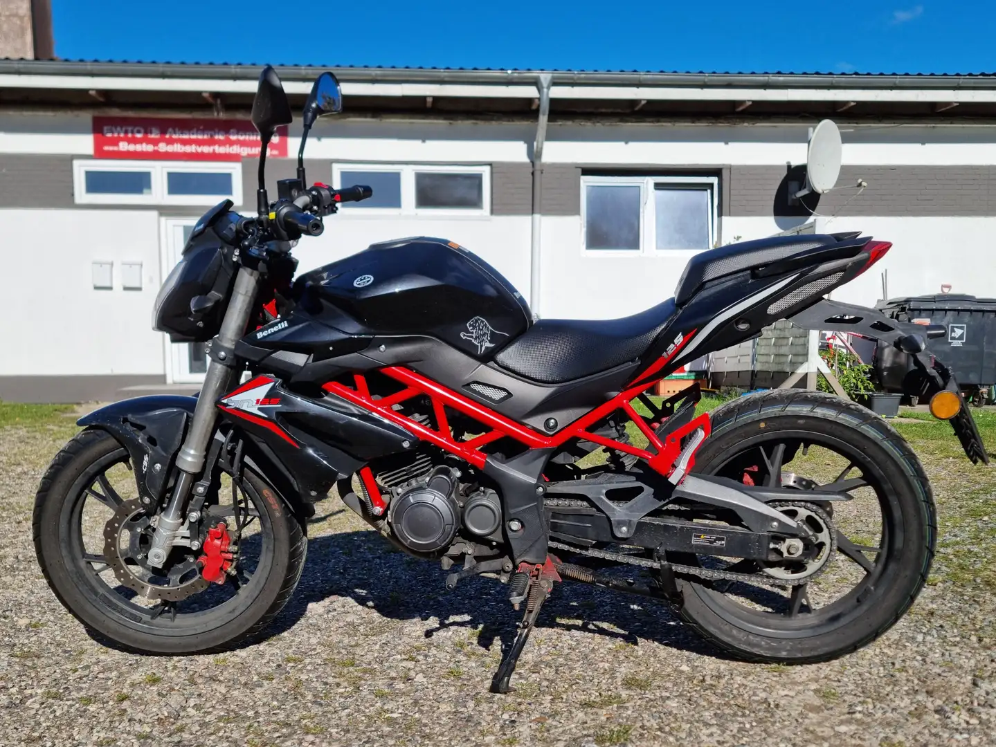 Benelli BN 125 U30 Schwarz - 2