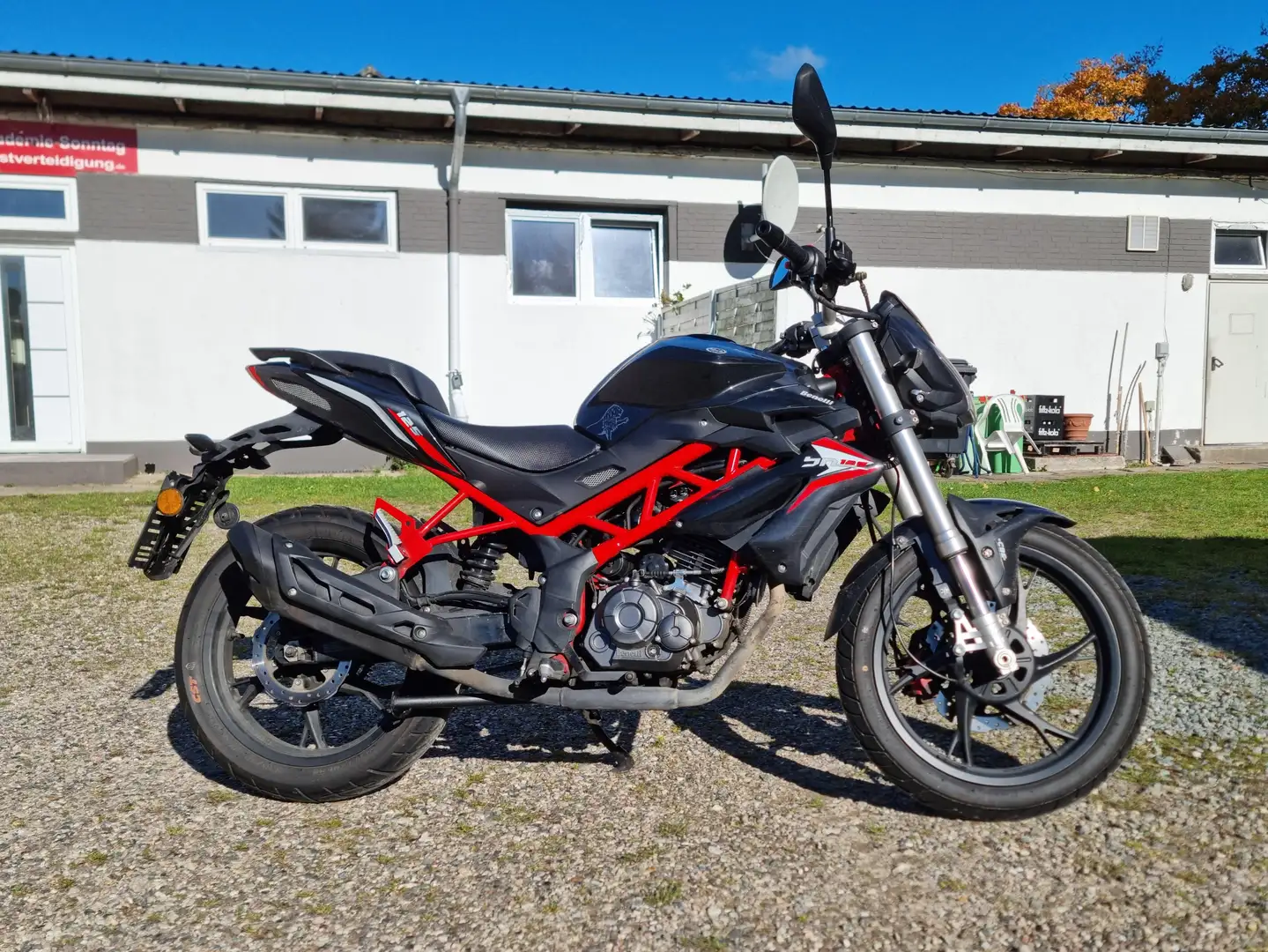 Benelli BN 125 U30 Schwarz - 1